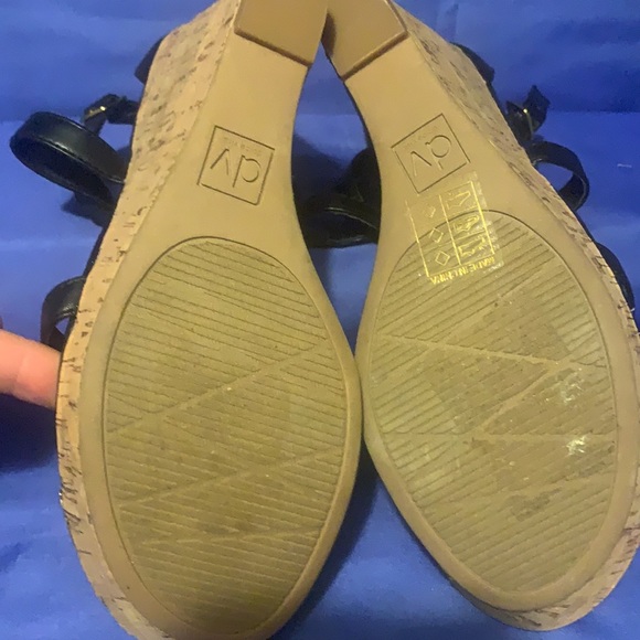 Sandals~Sz 8.5 and Sz. 9.5 - Picture 3 of 3